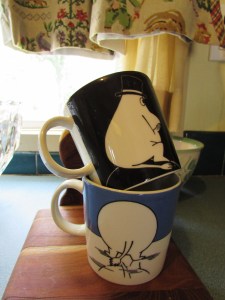 Note how you have the front and back view of the Moomin. The black Moomin was lost for several years and I mourned greatly. When he was found I rejoiced, just ask my Dad who was in the kitchen at the time....